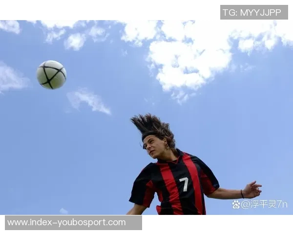 天下足球6月5精彩回顾球迷热议赛场瞬间与球员表现 天下足球6月5精彩回顾球迷热议赛场瞬间与球员表现